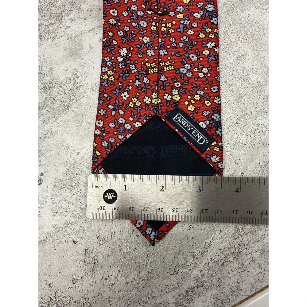 Lands' End Silk Tie Mens Long Red Floral Pointed Made‎ In USA Necktie